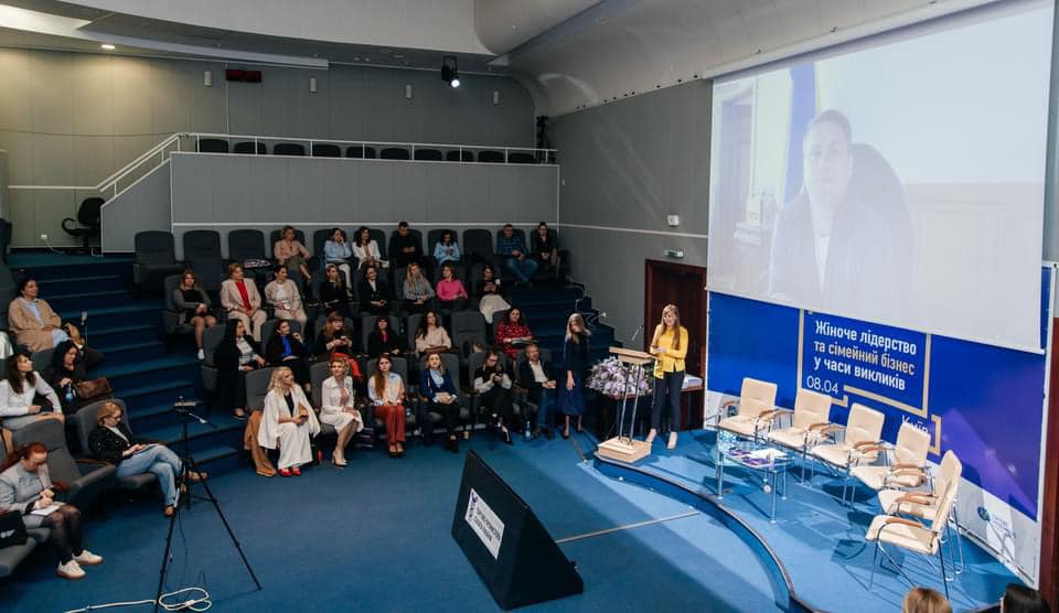 Participation in the workshop “Women's leadership and family business in times of challenge” — photo 1